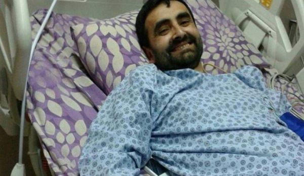 زوجة الأسير السائح قلقة على حياته بعد نقله المفاجيء للرملة
